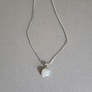 Small Pendant Necklace